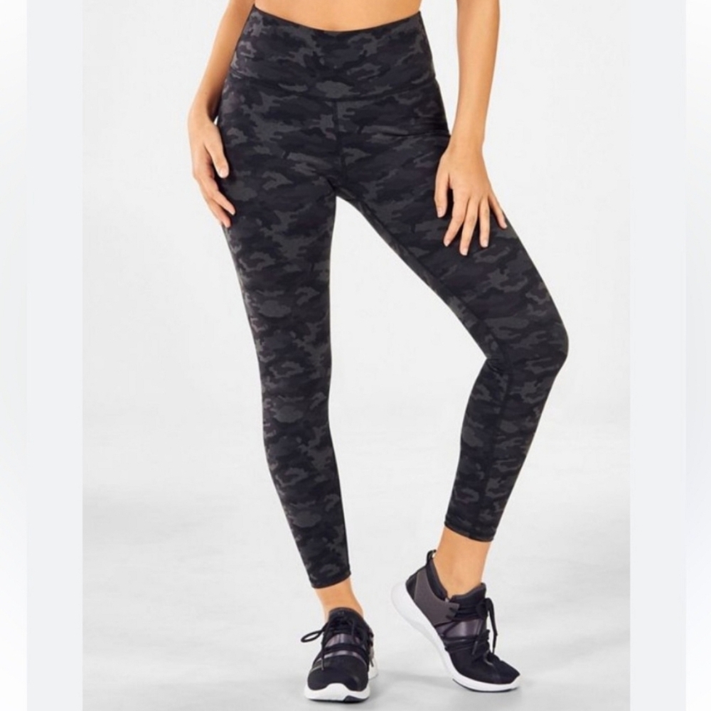 🩶 Fabletics Camo Print High Waisted Heathered Leggings Charcoal GUC